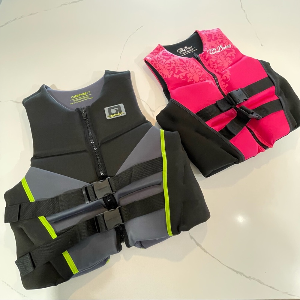 Women's & Men Swim Life Vest - Black and Pink - Picture 2 of 16